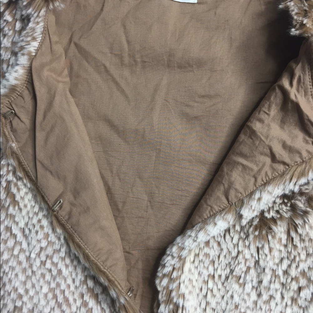 Dylan Faux Fur Vest size XS - Picture 10 of 12